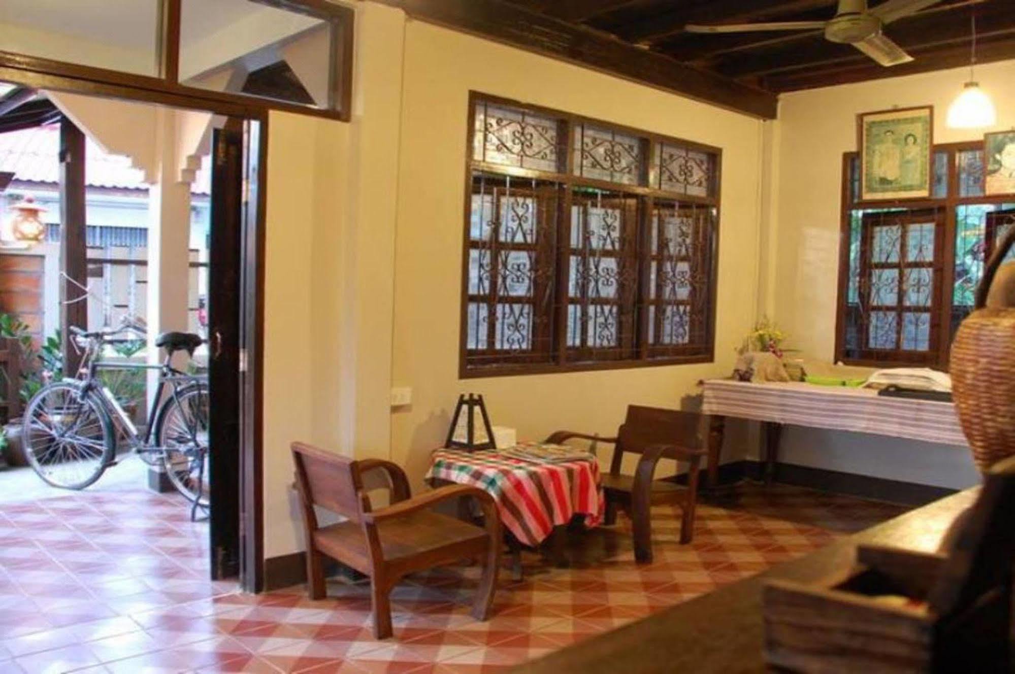 The Outside Inn Ubon Ratchathani Dış mekan fotoğraf