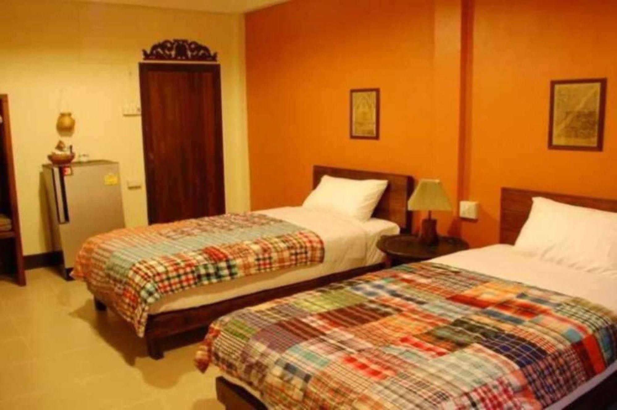 The Outside Inn Ubon Ratchathani Dış mekan fotoğraf