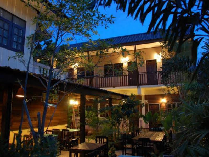The Outside Inn Ubon Ratchathani Dış mekan fotoğraf